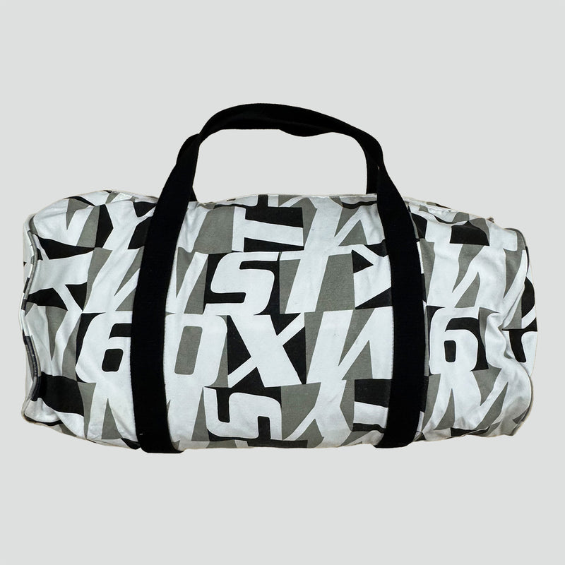 Detailansicht: Sourced limited accessories and clothes Stylish Miss Sixty printed duffle bag – Logo, Nähte oder Material