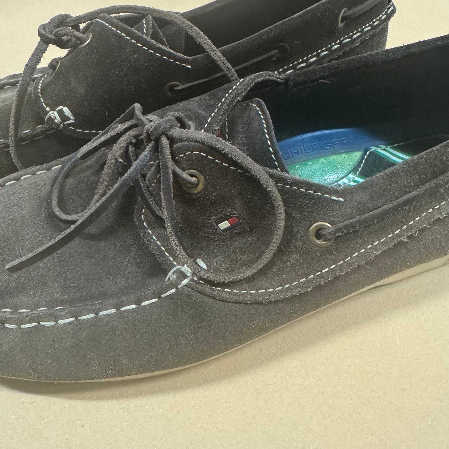 Vintage Tommy Hilfiger leather loafers
