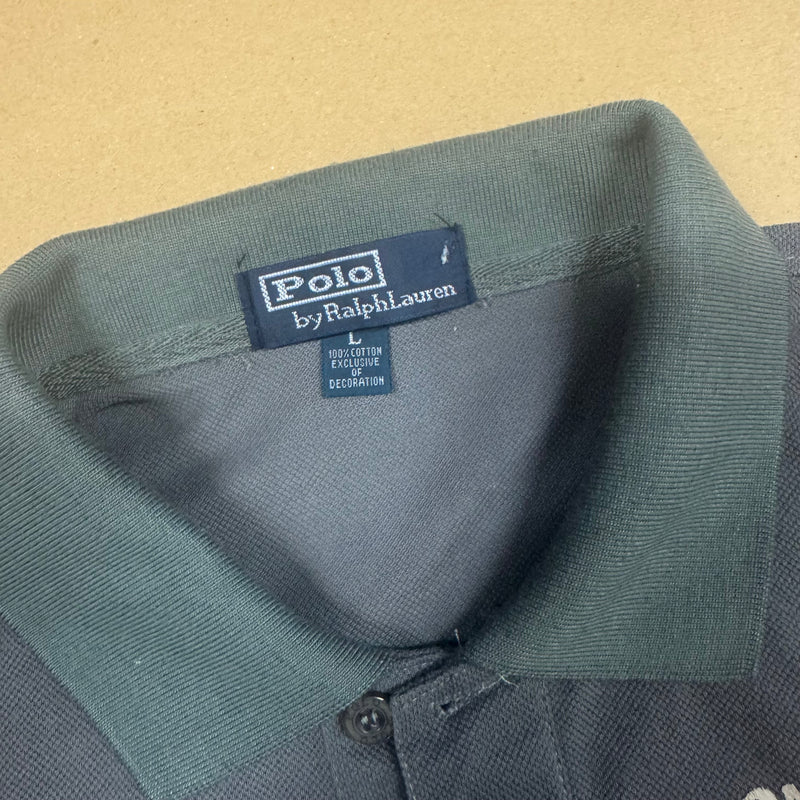 Detailansicht: Sourced limited accessories and clothes Ralph Lauren United States grey polo – Logo, Nähte oder Material