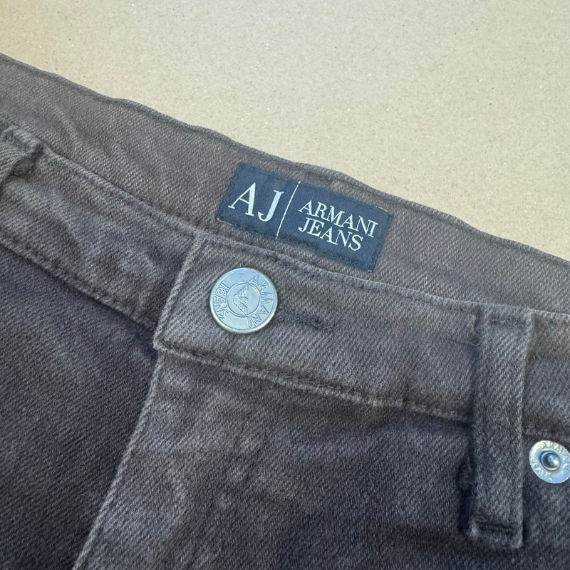 Detailansicht: Sourced limited accessories and clothes Armani Jeans classic brown pants – Logo, Nähte oder Material