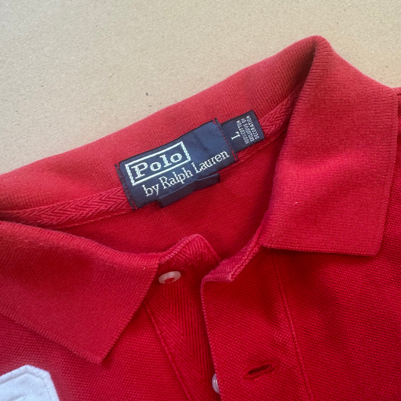 Detailansicht: Sourced limited accessories and clothes Ralph Lauren LXVII vintage red polo – Logo, Nähte oder Material