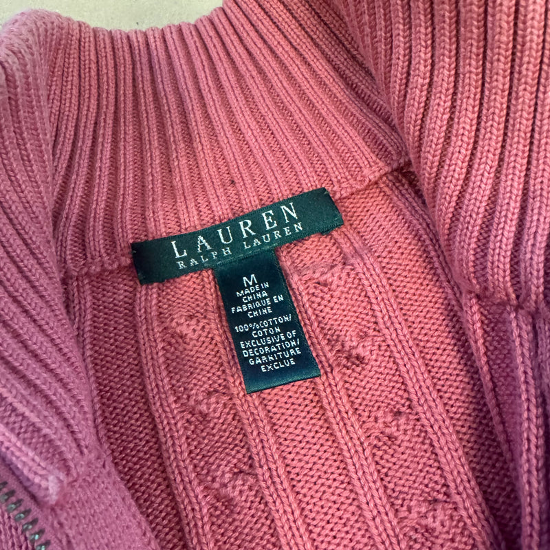 Detailansicht: Sourced limited accessories and clothes Lauren Ralph Lauren knitted pink zip-up – Logo, Nähte oder Material