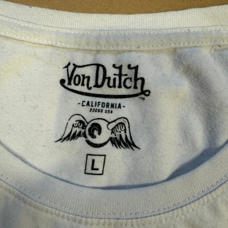Detailansicht: Sourced limited accessories and clothes Von Dutch surf tee – Logo, Nähte oder Material