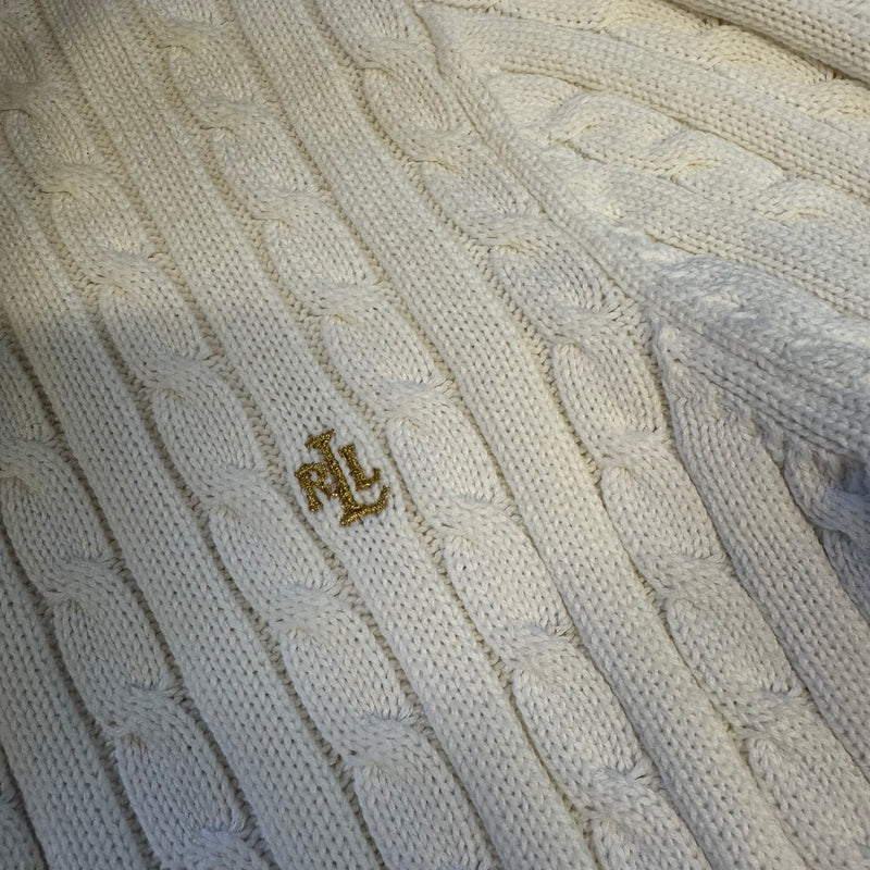 Detailansicht: Sourced limited accessories and clothes Lauren Ralph Lauren knitted white zip-up – Logo, Nähte oder Material