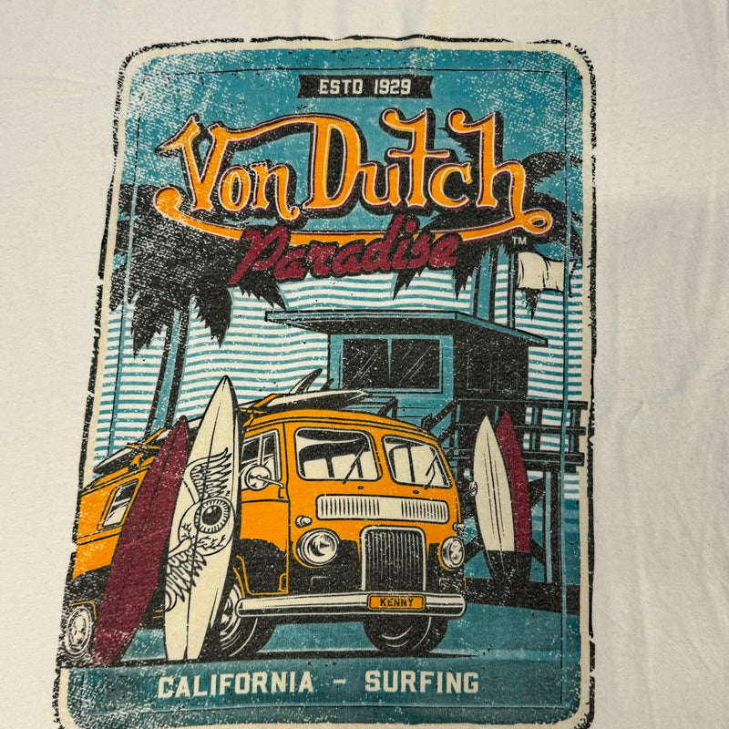Detailansicht: Sourced limited accessories and clothes Von Dutch surf tee – Logo, Nähte oder Material