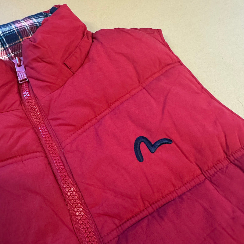 Detailansicht: Sourced limited accessories and clothes Evisu red vintage vest – Logo, Nähte oder Material
