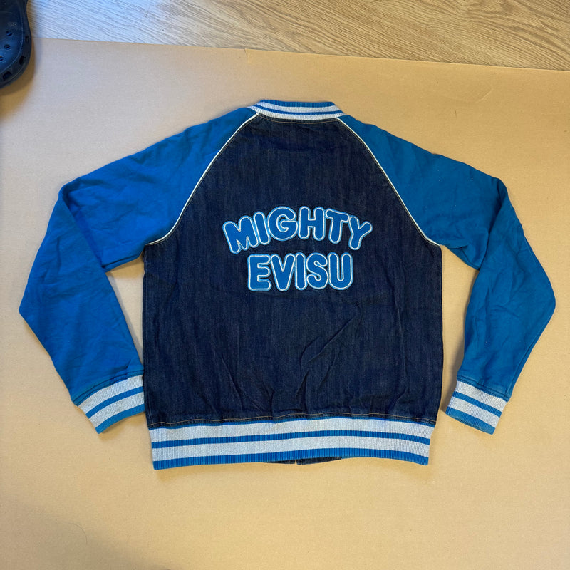 Detailansicht: Sourced limited accessories and clothes Mighty Evisu denim college jacket – Logo, Nähte oder Material