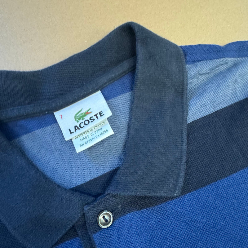Detailansicht: Sourced limited accessories and clothes Lacoste blue striped poloshirt – Logo, Nähte oder Material