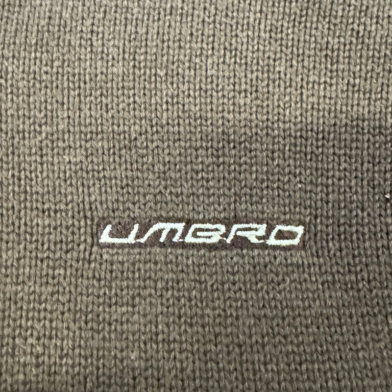 Detailansicht: Sourced limited accessories and clothes Umbro knitted sweatshirt – Logo, Nähte oder Material
