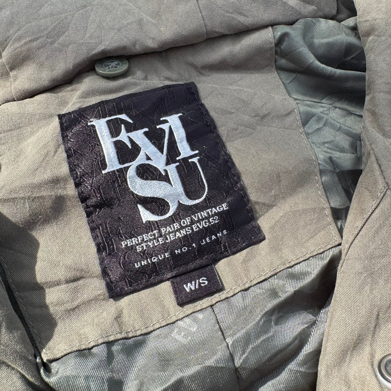 Detailansicht: Sourced limited accessories and clothes Unique Evisu green raincoat – Logo, Nähte oder Material