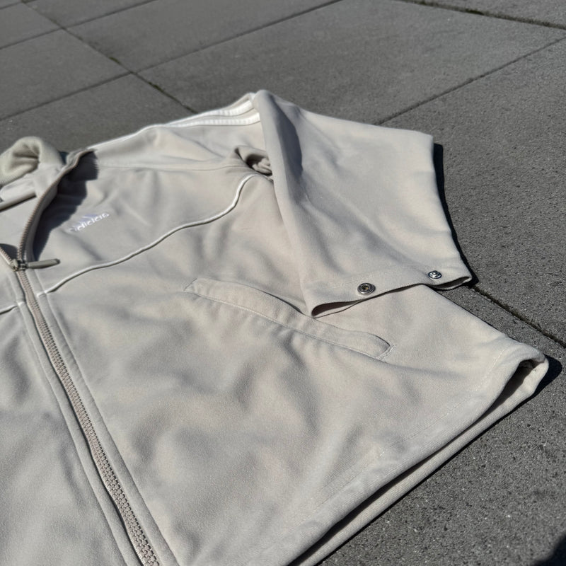 Detailansicht: Sourced limited accessories and clothes Adidas beige vintage track jacket – Logo, Nähte oder Material