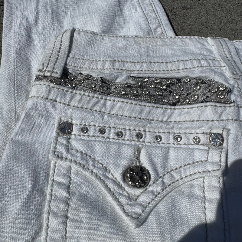 Detailansicht: Sourced limited accessories and clothes Miss Me white wide leg low waisted pants – Logo, Nähte oder Material