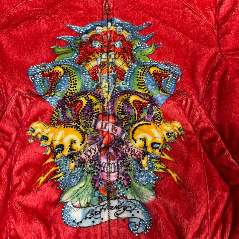 Detailansicht: Sourced limited accessories and clothes Ed Hardy fluffy Bomberjacket – Logo, Nähte oder Material