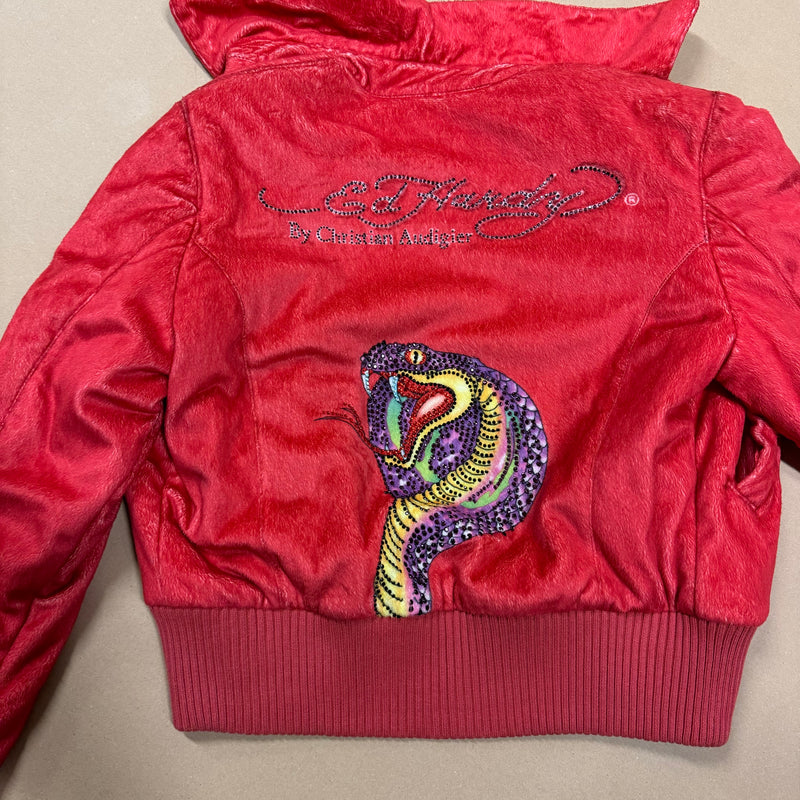Detailansicht: Sourced limited accessories and clothes Ed Hardy fluffy Bomberjacket – Logo, Nähte oder Material