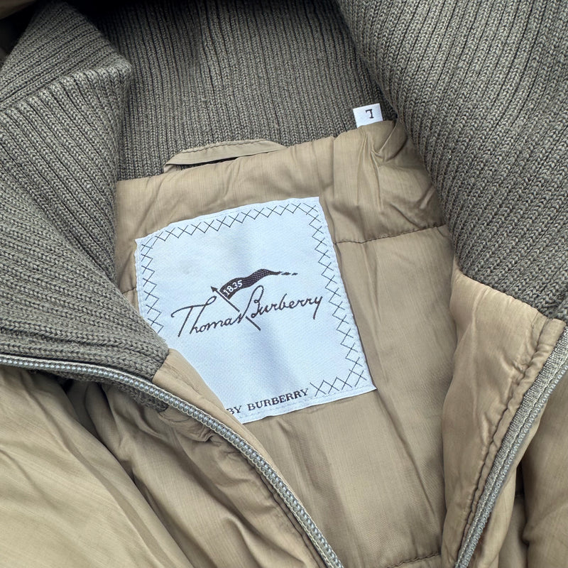 Detailansicht: Sourced limited accessories and clothes Thomas Burberry brown jacket – Logo, Nähte oder Material