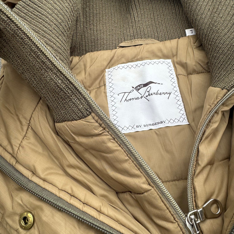 Detailansicht: Sourced limited accessories and clothes Thomas Burberry brown jacket – Logo, Nähte oder Material