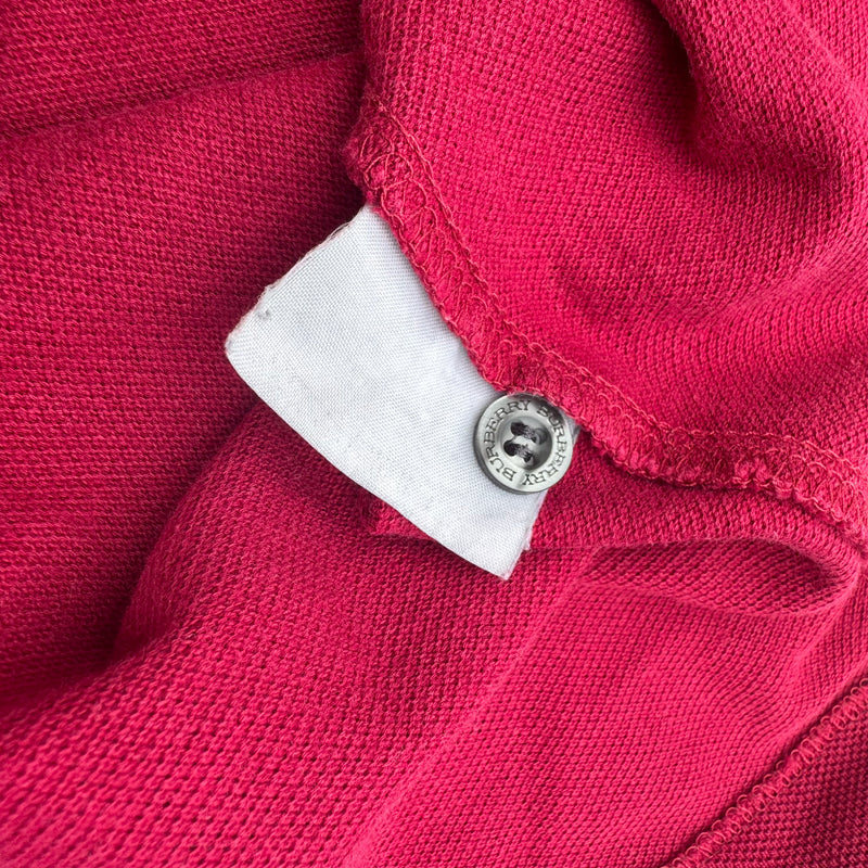 Detailansicht: Sourced limited accessories and clothes Vintage red Burberry London poloshirt – Logo, Nähte oder Material