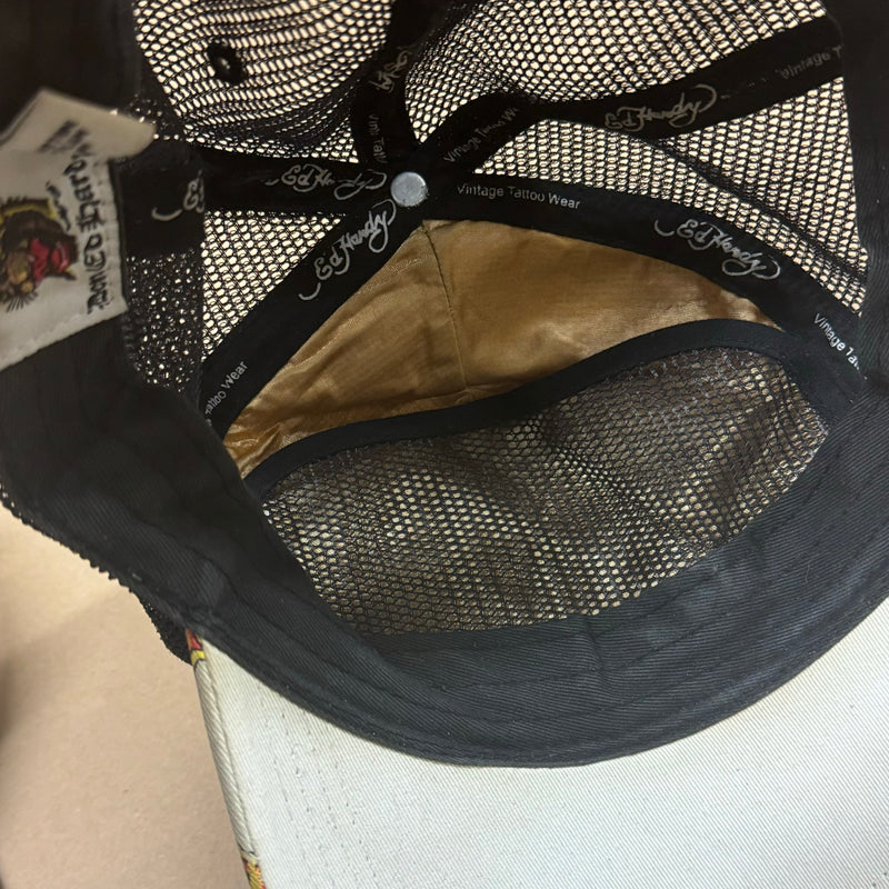 Detailansicht: Mein Shop White Ed Hardy cap dragon – Logo, Nähte oder Material