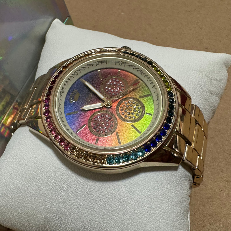 Detailansicht: Sourced limited accessories and clothes Juicy Couture Los Angeles gold watch – Logo, Nähte oder Material