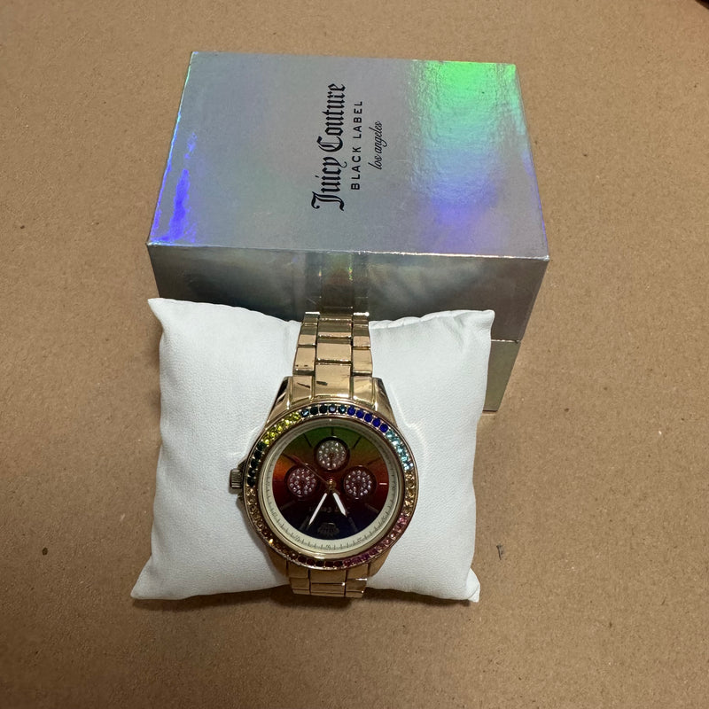 Detailansicht: Sourced limited accessories and clothes Juicy Couture Los Angeles gold watch – Logo, Nähte oder Material