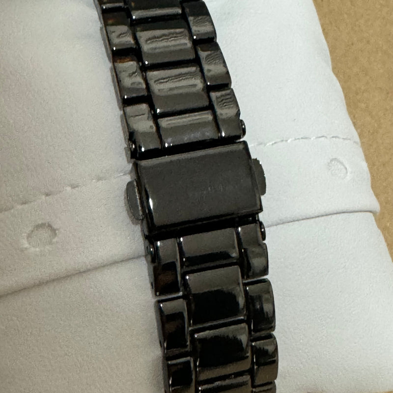 Detailansicht: Sourced limited accessories and clothes Juicy Couture Los Angeles watch – Logo, Nähte oder Material