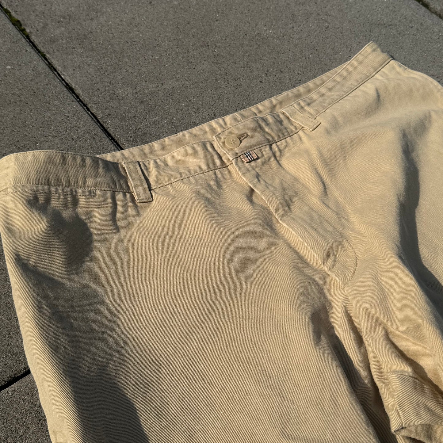 Burberry's beige baggy trousers