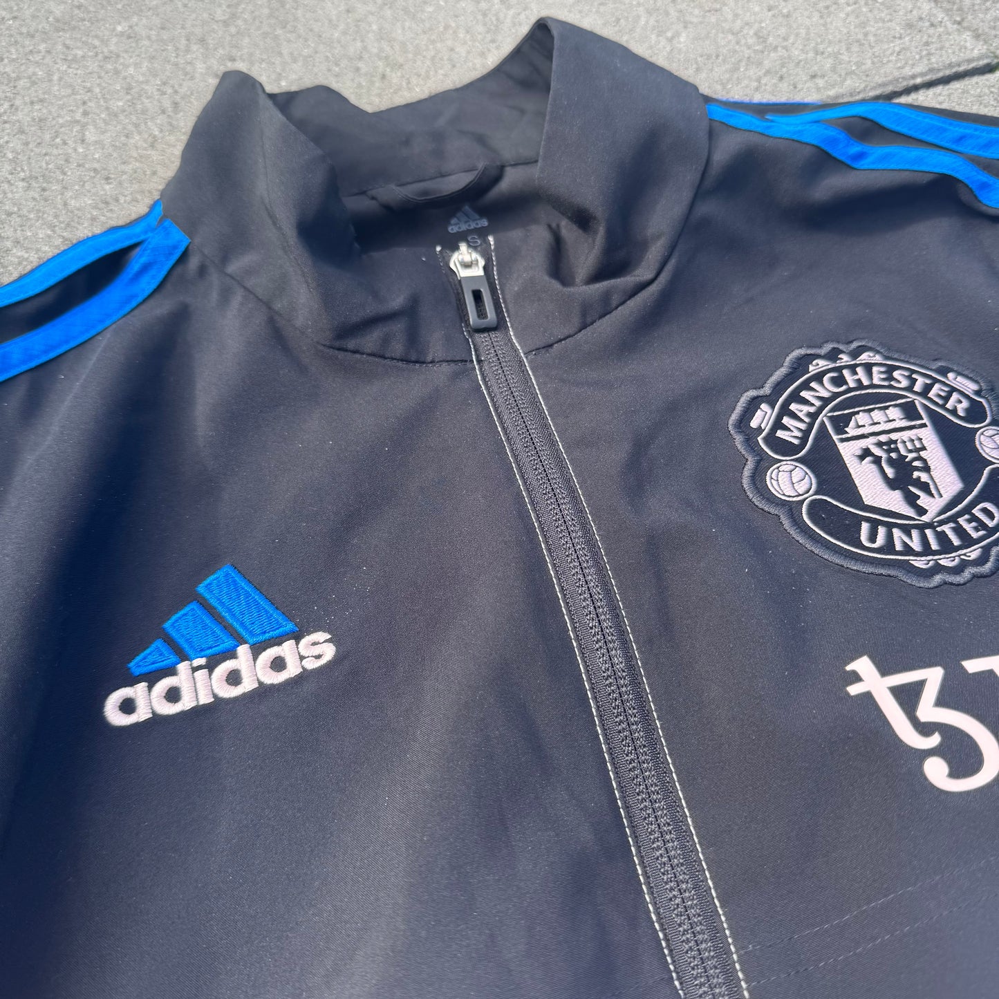 Manchester United vintage adidas track jacket