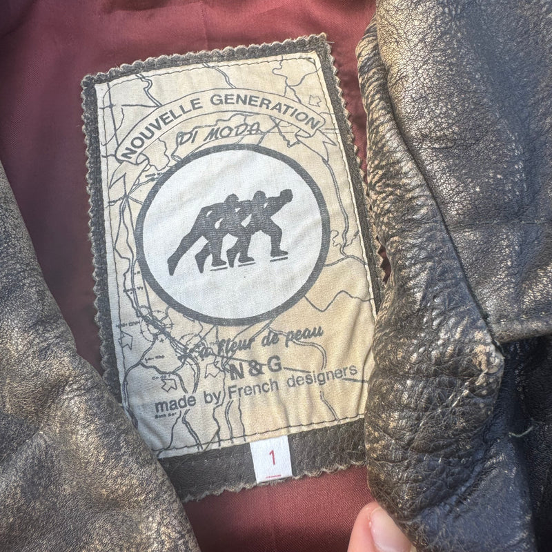 Detailansicht: Sourced limited accessories and clothes Nouvelle Generation di Moda vintage leather jacket – Logo, Nähte oder Material
