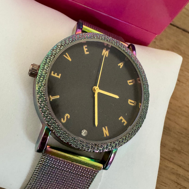 Detailansicht: Mein Shop Steve Madden watch – Logo, Nähte oder Material
