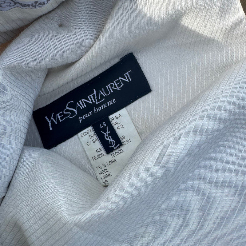 Detailansicht: Sourced limited accessories and clothes Yves Saint Laurent vintage loose chinos – Logo, Nähte oder Material