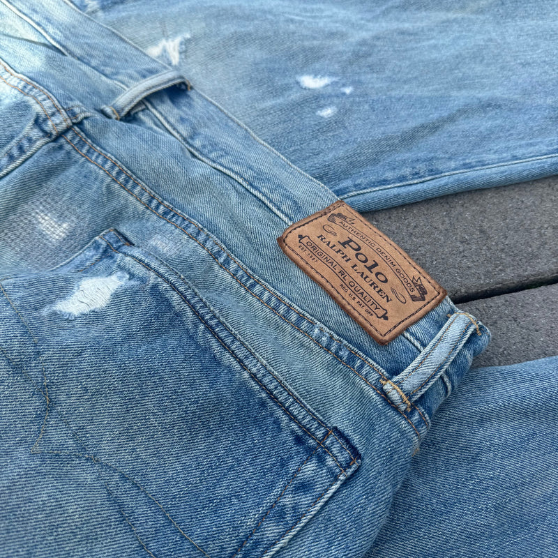 Detailansicht: Sourced limited accessories and clothes Polo Ralph Lauren custom made ripped military jeans – Logo, Nähte oder Material