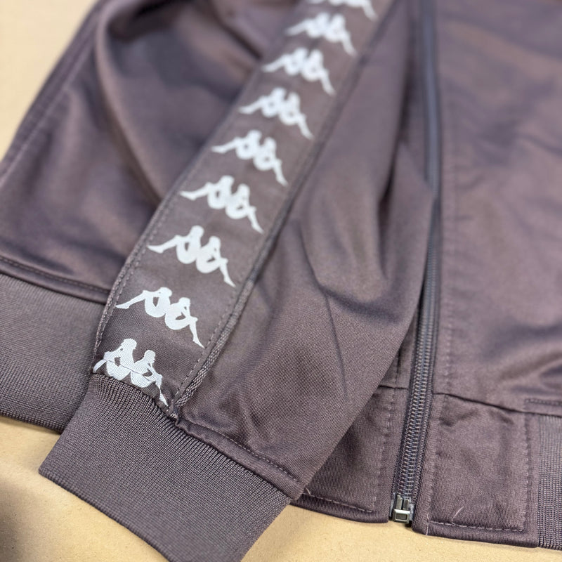 Detailansicht: Sourced limited accessories and clothes Kappa vintage womens track jacket – Logo, Nähte oder Material
