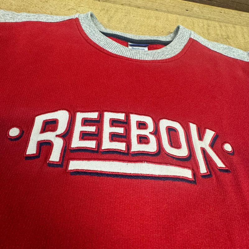 Detailansicht: Sourced limited accessories and clothes Reebok sweatshirt Streetwear – Logo, Nähte oder Material