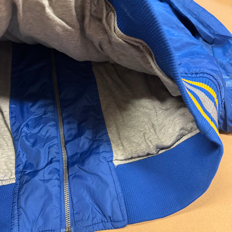 Detailansicht: Sourced limited accessories and clothes Evisu 52 used rain jacket – Logo, Nähte oder Material