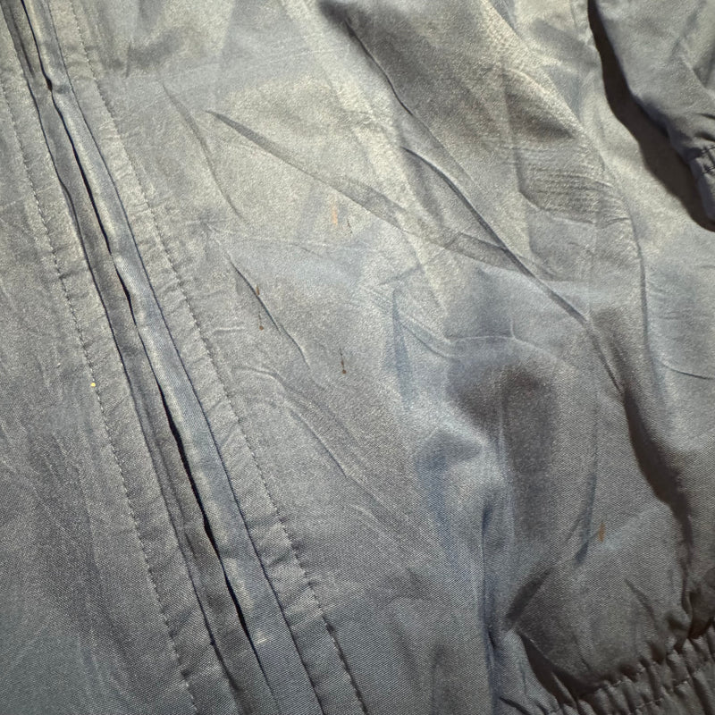 Detailansicht: Sourced limited accessories and clothes Vintage Nike FCE blue track jacket – Logo, Nähte oder Material