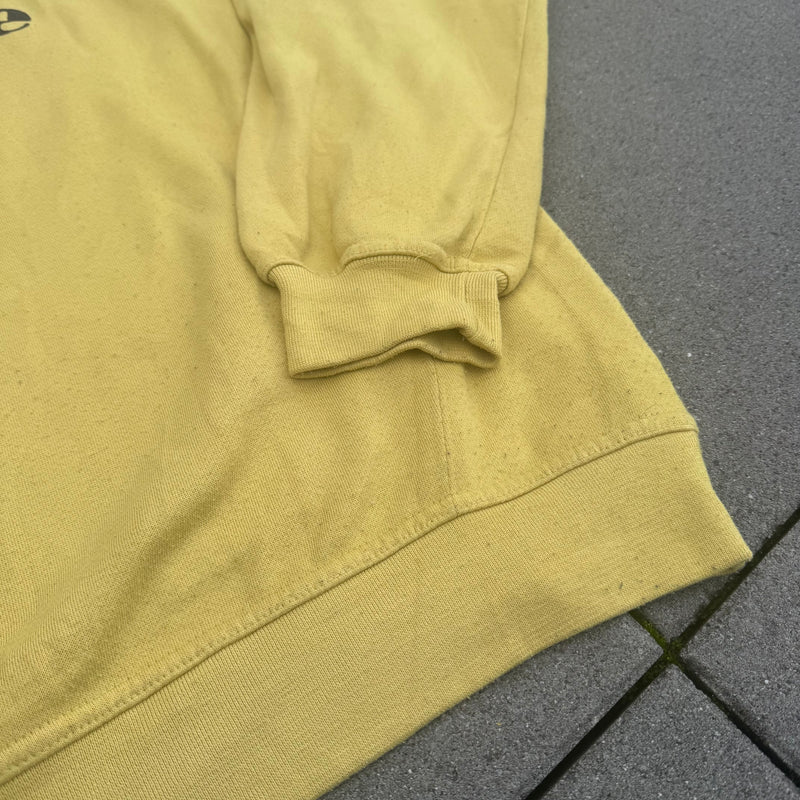 Detailansicht: Sourced limited accessories and clothes Vintage Ellesse yellow sweatshirt – Logo, Nähte oder Material