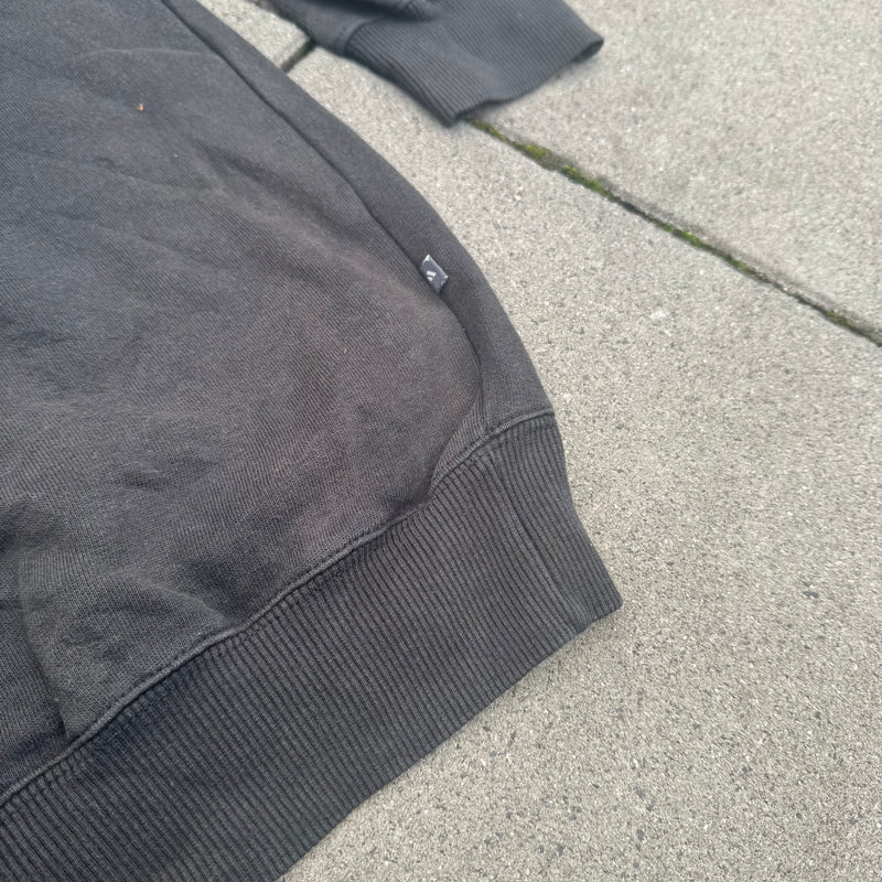Detailansicht: Sourced limited accessories and clothes Vintage Adidas black sweatshirt – Logo, Nähte oder Material