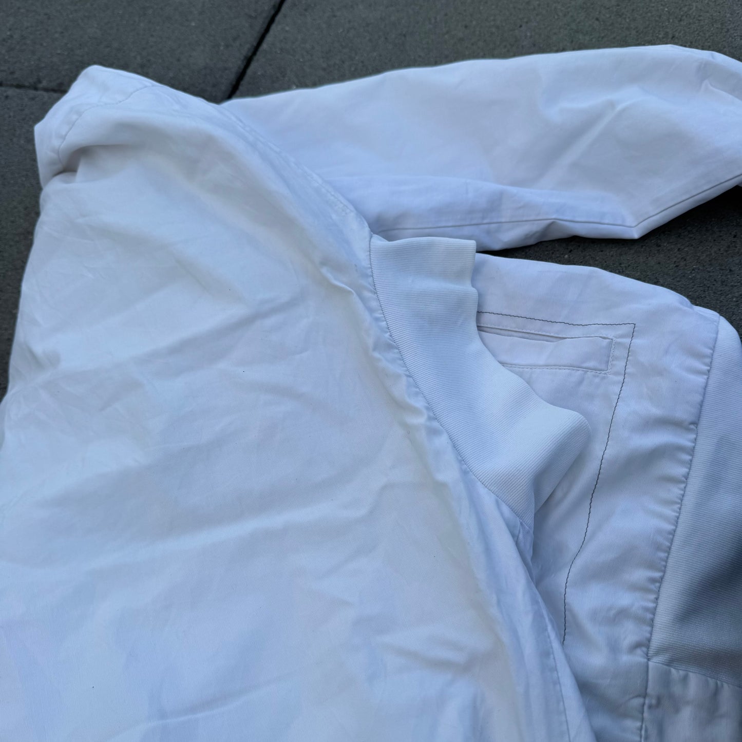 Nike vintage 00s white light jacket