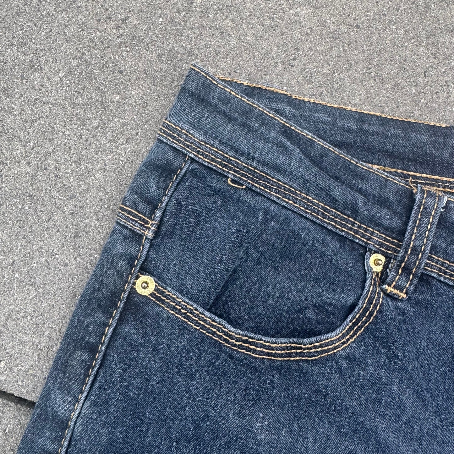 Apple Bottoms y2k retro jeans