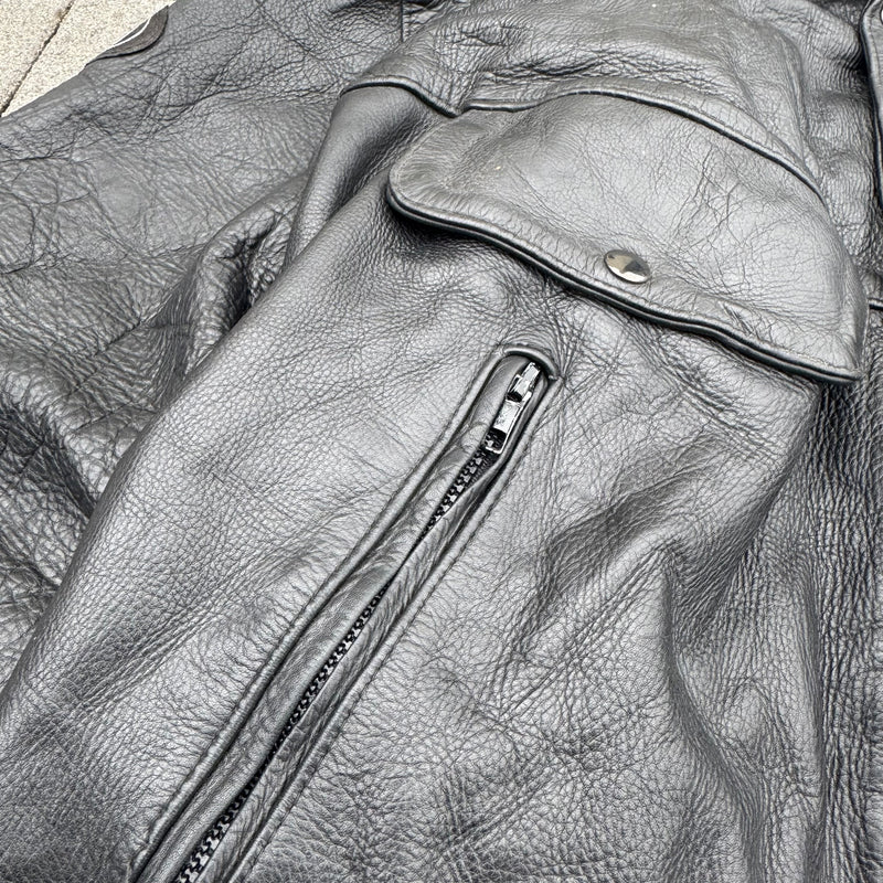 Detailansicht: Sourced limited accessories and clothes Belstaff genuine leather jacket used – Logo, Nähte oder Material