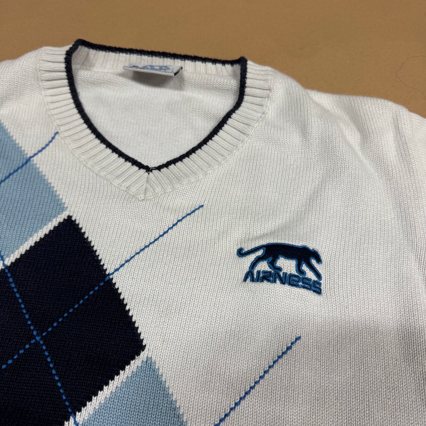 Airness knitted white v-neck sweatshirt