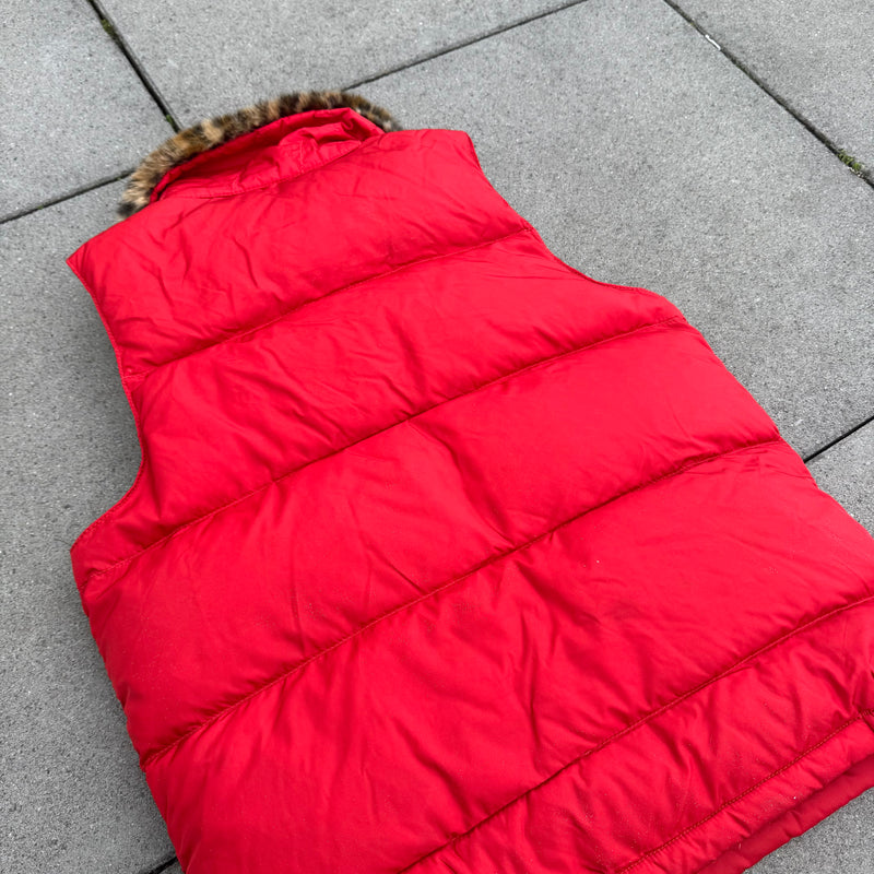 Detailansicht: Sourced limited accessories and clothes Denim & Supply Ralph Lauren red vest – Logo, Nähte oder Material