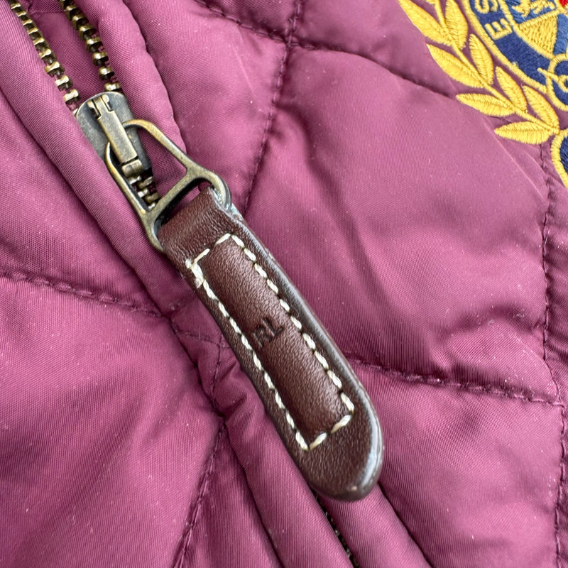 Detailansicht: Sourced limited accessories and clothes Polo Ralph Lauren burgundy women’s vest – Logo, Nähte oder Material