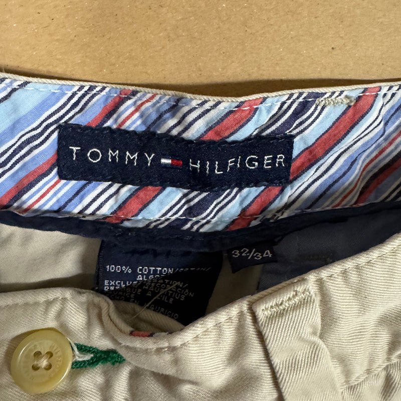 Detailansicht: Sourced limited accessories and clothes Tommy Hilfiger classic pants – Logo, Nähte oder Material