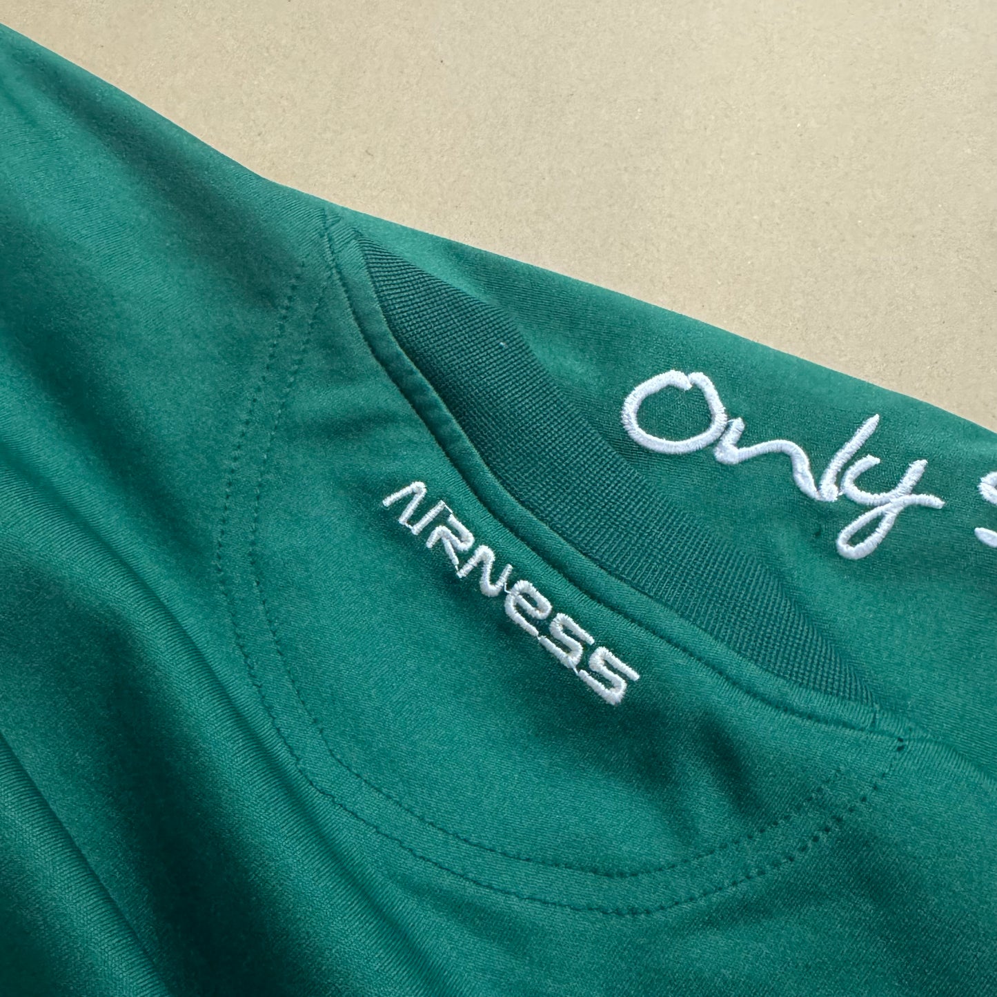 Airness streetwear 00s green t-shirt