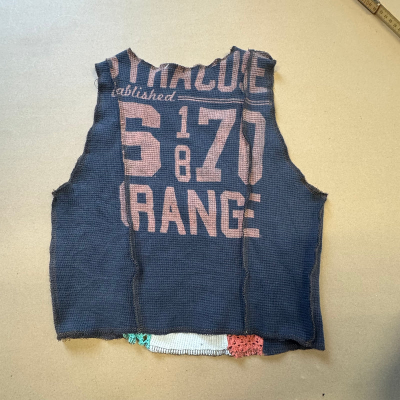 Detailansicht: Sourced limited accessories and clothes Nike reworked top – Logo, Nähte oder Material
