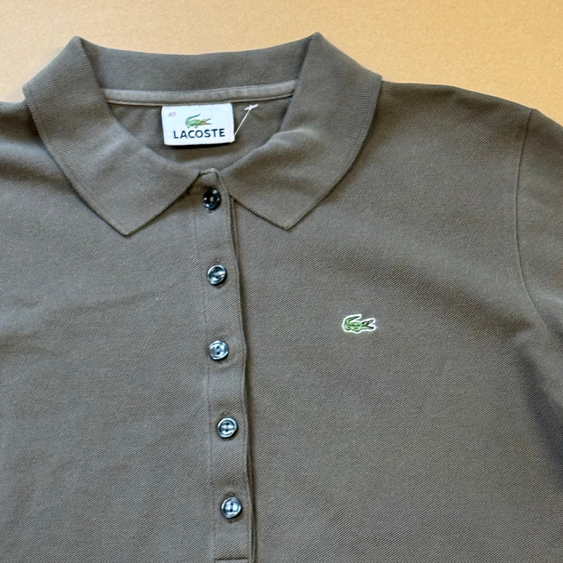 Detailansicht: Sourced limited accessories and clothes Lacoste longsleeve – Logo, Nähte oder Material