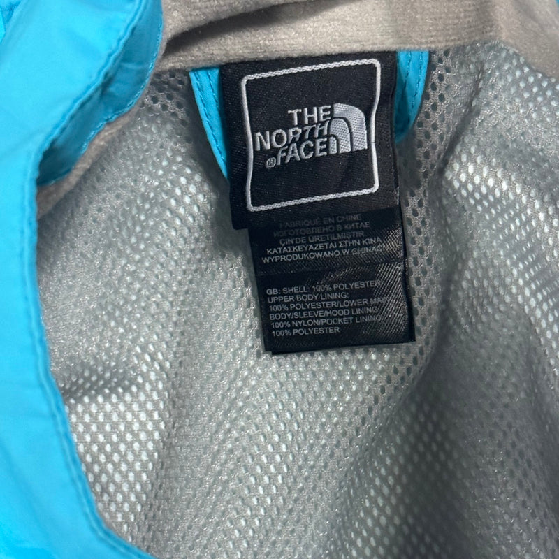 Detailansicht: Sourced limited accessories and clothes The North Face multifunctional jacket used – Logo, Nähte oder Material
