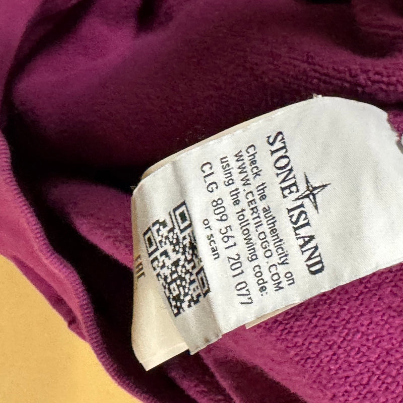 Detailansicht: Sourced limited accessories and clothes Stone Island crewneck sweatshirt – Logo, Nähte oder Material