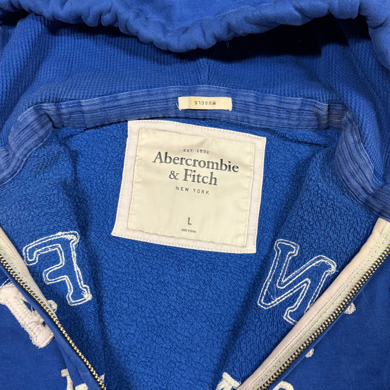 Detailansicht: Sourced limited accessories and clothes Abercrombie & Fitch zip-up hoodie – Logo, Nähte oder Material